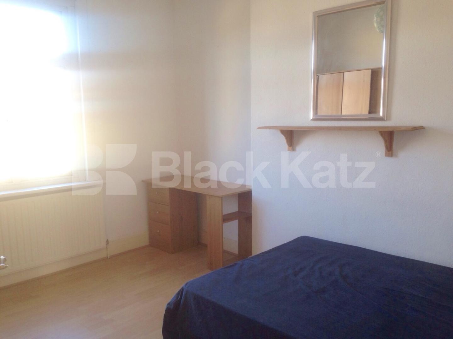 			LET , 4 Bedroom, 1 bath, 1 reception Apartment			 Battersea Park Road, Battersea